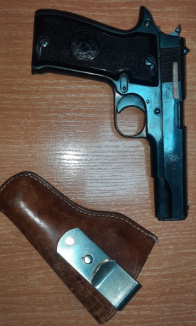 Conocido vende pistola Star S en A, 9 corto con un cargador, pocos disparos, tira bien y muestra los típicos 00