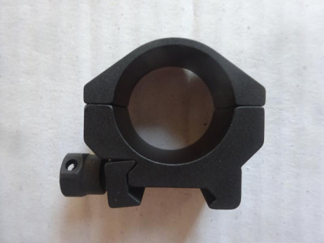 Se vende juego de anillas VORTEX Tactical, de 30mm, LOW RING (21 mm desde la base al centro).

No han 11