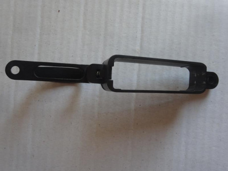 Se vende juego de guardamontes con brocal de cargador y cargadores de la marca H-S PRECISION.

Estuvieron 10