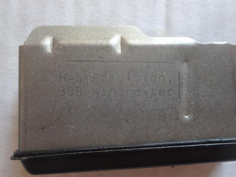 Se vende juego de guardamontes con brocal de cargador y cargadores de la marca H-S PRECISION.

Estuvieron 32