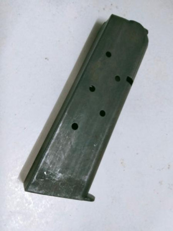 Hola a todos,

Estoy buscando un cargador original para una pistola Llama Max I calibre .45 ACP.

Me interesa 12