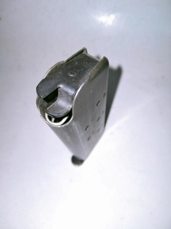 Hola a todos,

Estoy buscando un cargador original para una pistola Llama Max I calibre .45 ACP.

Me interesa 11