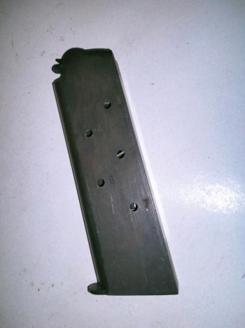 Hola a todos,

Estoy buscando un cargador original para una pistola Llama Max I calibre .45 ACP.

Me interesa 10