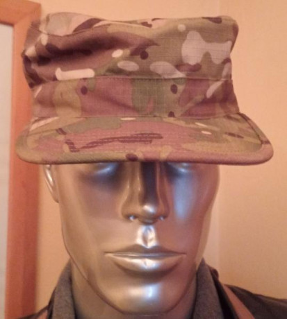 Lo dicho. Dispongo de dos gorras de los MARINES de U.S.A. totalmente nuevas, sin uso. Camuflaje digital. 01