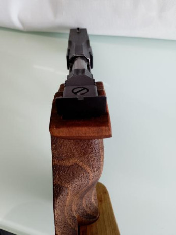 Pistola Fas 602, calibre 22lr.
Es una pistola veterana pero está en buen estado de funcionamiento y conservacion.
1 12