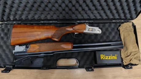 Superpuesta rizzini becaccia como nueva poco uso y muy cuidada. 62 cm de cañón con chokes incluido el 02