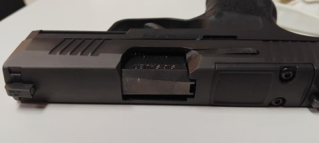 Se vende sig sauer P-365, guiada el 04/06/2025. Un reestreno.
Ha tirado tan solo 300 cartuchos para probarla.
Incluye 20