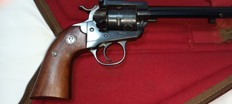 VENDO REVOLVER RUGER ( tipo vaquero) del 32-por 
250.-€
Teléfono y WhatsApp 659527983 FELIPE -
Esta en 00