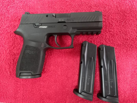 Vendo Pistola Sig-Sauer modelo P320 Compact calibre 9mmP guiada con Licencia A, también se puede guiar 00