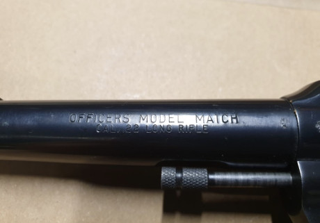 A LA VENTA REVÓLVER COLT NODELO OFFICERS EN CALIBRE.22
ESTADO DE CONSERVACIÓN IMPECABLE A EXCEPCIÓN DE 21