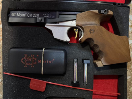 Buenos días vendo Morini .22lr , cacha M , 1100 euros ,gracias. 02