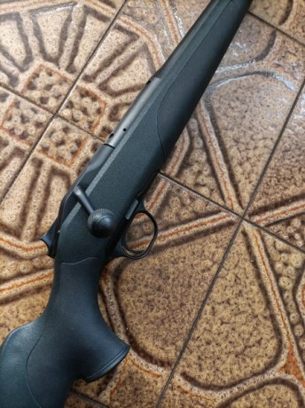 Se vende blaser r8 profesional cal 300 win mag,comprado nuevo en julio,y sin estrenar por motivos de salud.no 02