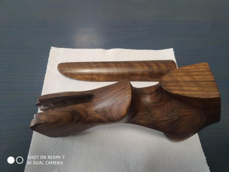 Vendo puño zurdo browning para culata goodshoot. Una semana de uso.Vendo por cambio de escopeta. 225€
Browning 00