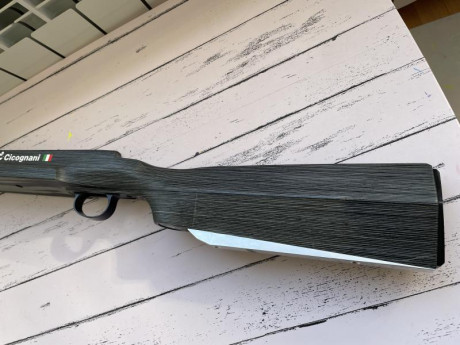 Se vende culta cicognani para anschutz 1710. Tiene cuña trasera para que quede paralela al saquete y contrapesos 00