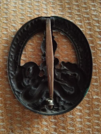 La medalla de la Lucha Anti-Partisana (Bandenkampfabzeichen) era una medalla de guerra, creada el 30 de 01