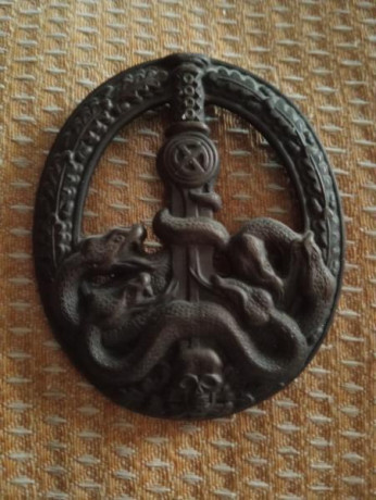 La medalla de la Lucha Anti-Partisana (Bandenkampfabzeichen) era una medalla de guerra, creada el 30 de 00