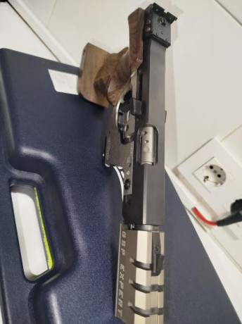 Hola, buenas noches al foro

Vendo mi querida GSP Expert adquirida a Pablo de ibergrips hace un año en 00