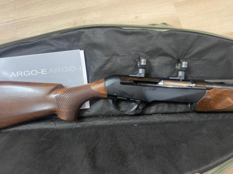 --Vendo:  Benelli Argo E del 300 WM.  
--Con la culata de madera, en perfecto estado, ni un arañazo.  02