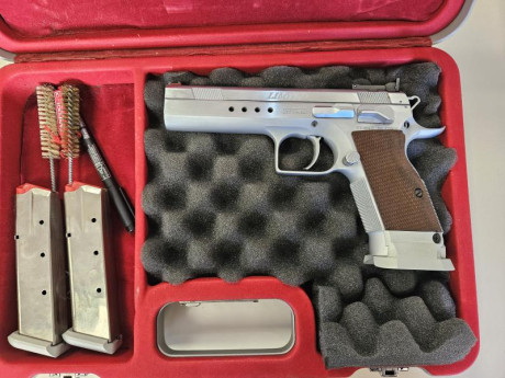 Se vende Tanfoglio Limited calibre 40. Con dos cargadores. Muy poco uso. Esta depositada en IA Fuengirola 01