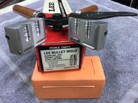 Buenas tardes, 

actualizo los artículos que me quedan para la venta :

Moldes LEE con tenazas 38/357 02