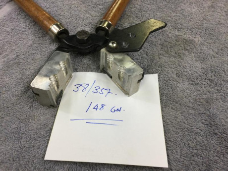 Buenas tardes, 

actualizo los artículos que me quedan para la venta :

Moldes LEE con tenazas 38/357 00