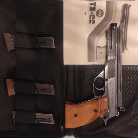 Vendo pistola Astra Ts22 con tres (3) cargadores de 10 cartuchos y maletín de transporte. 350€ envío incluido. 02