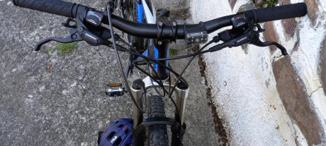 Bicicleta de montaña marca Minali  cuadro de aleación para talla de 1.60 a 1.80  , cambios y desviador 12