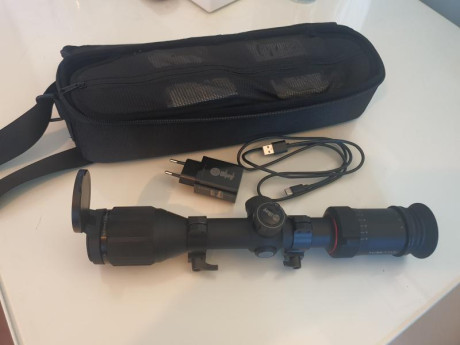 Se vende visor térmico Infiray Tube TL35 SE en perfecto estado por no darle uso.
Incluye: 
- Visor térmico 02