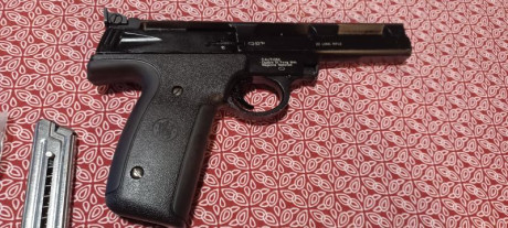 Se vende por abandonar práctica de tiro
Calibre 22,muy buen estado,ideal para iniciarse en el tiro olimpico
Dos 01