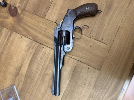 Vendo mi magnífico revólver Uberti Russian calibre 44 Russian, con caracteres cirílicos y en perfecto 12