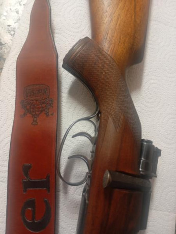 Buenos días.
Pongo en venta un arma con una terminación bastante excepcional.
El Maestro armero, tomó 12