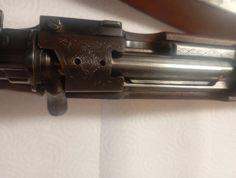 Buenos días.
Pongo en venta un arma con una terminación bastante excepcional.
El Maestro armero, tomó 52