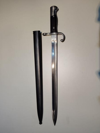 Buenas.
Vendo bayoneta para Máuser Argentino fabricada en Alemania por Solingen. Es el modelo 2 de los 01