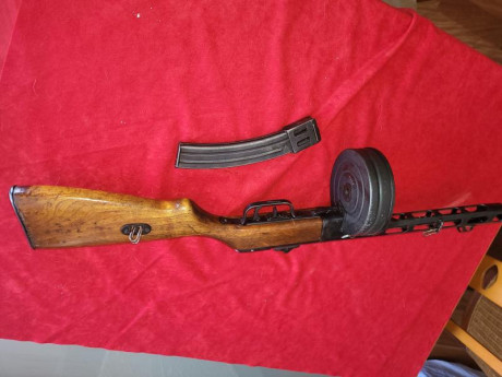 Se vende fusil ametrayador ppsh41 
Cargador largo 
Cargador redondo 
Precio 650€
Más información por privado 00