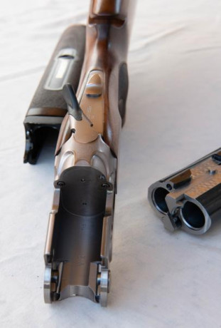 Por cese actividad vendo escopeta de plato Beretta 692 Trap para zurdo.
Único propietario. Perfecto estado 10