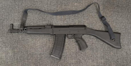 Hola, vendo rifle semiautomático VZ58, versión corta (31cm de cañón y 75,5cm de longitud total) calibre 00