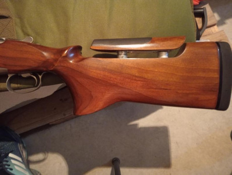 Culata regulable de trap o foso olímpico para browning B525. Realizada por culatero con madera de nogal. 02
