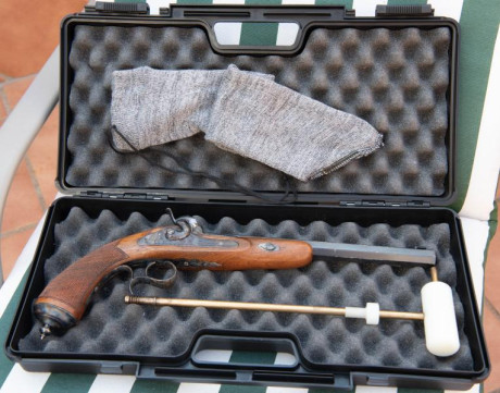 Por cese actividad vendo pistola avancarga Arsa Galand à Paris.
Único propietario. Muy bien cuidada, pequeñas 01