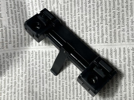 Se vende heckler Koch original montura para rifle modelo HK940. Como nuevo y regalo un Picatinny carril.
Pido 01
