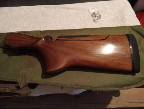 Culata regulable de trap o foso olímpico para browning B525. Realizada por culatero con madera de nogal. 10