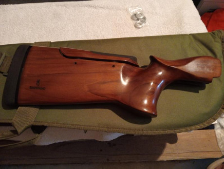 Culata regulable de trap o foso olímpico para browning B525. Realizada por culatero con madera de nogal. 20
