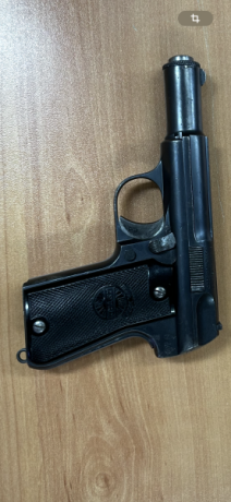 Gran oportunidad, se vende Astra 3000 9 corto guiada en F, cañón a espejo, pavón original y un cargador. 01