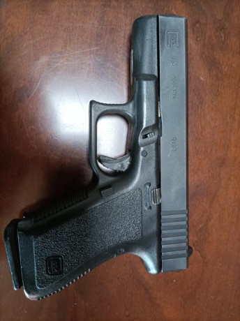 Buenos días,
Vendo Glock 19 de segunda generación, con dos cargadores y.maletin no original.
Precio 350 01