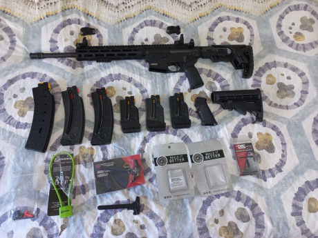 Vendo carabina S&W M&P 15, cal. 22 LR, de reestreno, único propietario y con solo 100 disparos 02