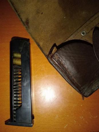 Vendo pistola rusa Makarov, calibre 9mm Makarov, totalmente nueva, réplica DENIX. Cierre, martillo y gatillo 02