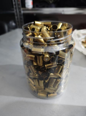 81 Vainas usadas calibre 300 Winchester magnum. Limpiadas y pulidas. Disparadas una vez. 40€

43 Sako 31