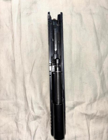 Muy buenas a todos.
Un compañero del club, ha comprado una SPS FALCON sistema 1911 de 9mm con un kit STI 12