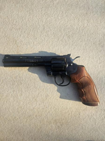 Lo dicho en el anuncio pongo ala venta Colt PYTHON de 6 pulgadas, y acepto trato por pistola sig sauer 02