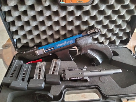 Vendo hammerli sp20, con el carro del 22lr y del cal. 32. Dos cargadores por carro.
Contacto por wasap 00