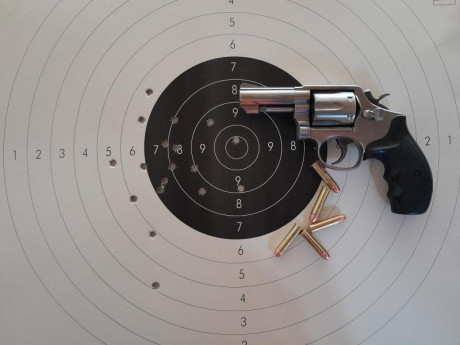 Vendo revólver Smith & Wesson calibre .357 (y 38) modelo 65 cañón de tres pulgadas guiado en "F"
El 02